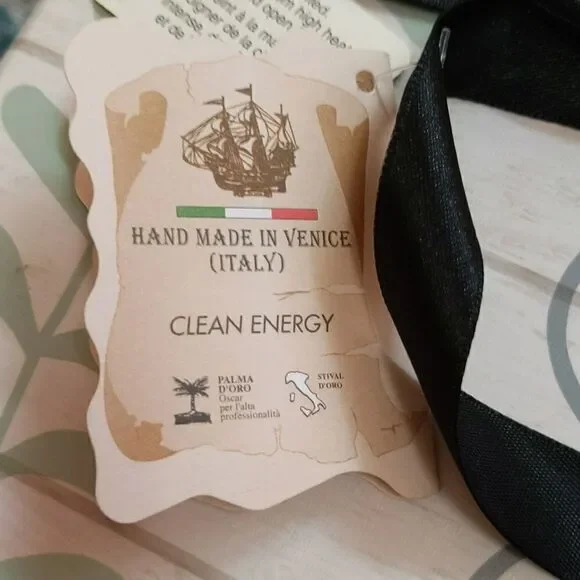 Maschera Del Galeone Hand Painted Mask Pier 1 NWT/small flaw - Picture 4 of 14